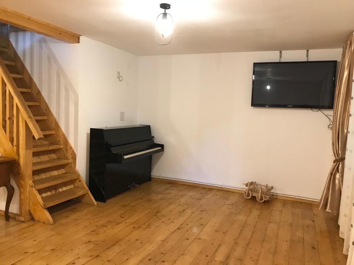 Casutele Doftanei Appartement Teşila Buitenkant foto