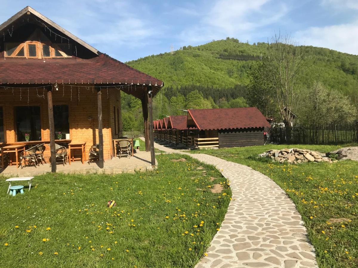 Casutele Doftanei Appartement Teşila Buitenkant foto