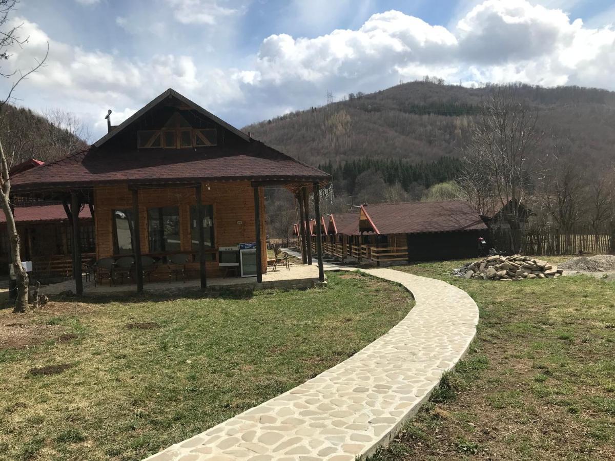 Casutele Doftanei Appartement Teşila Buitenkant foto
