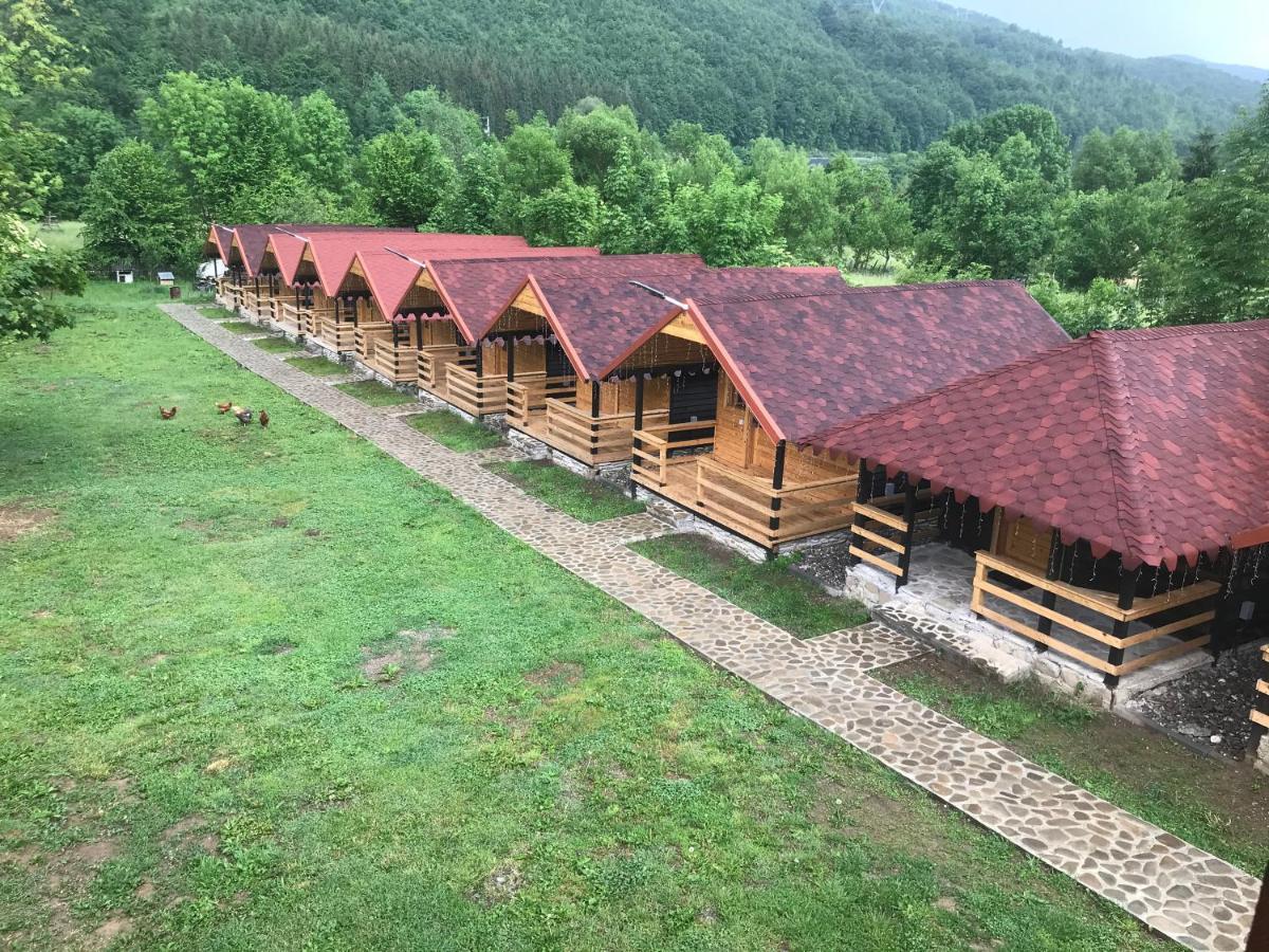 Casutele Doftanei Appartement Teşila Buitenkant foto