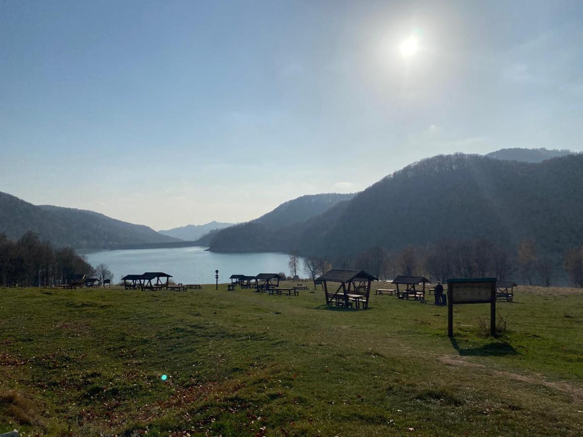 Casutele Doftanei Appartement Teşila Buitenkant foto