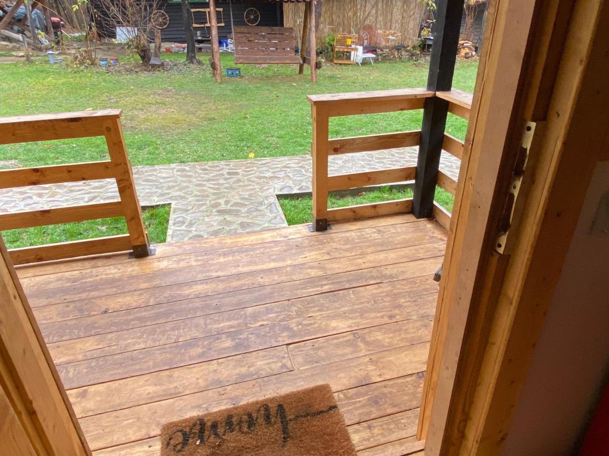 Casutele Doftanei Appartement Teşila Buitenkant foto