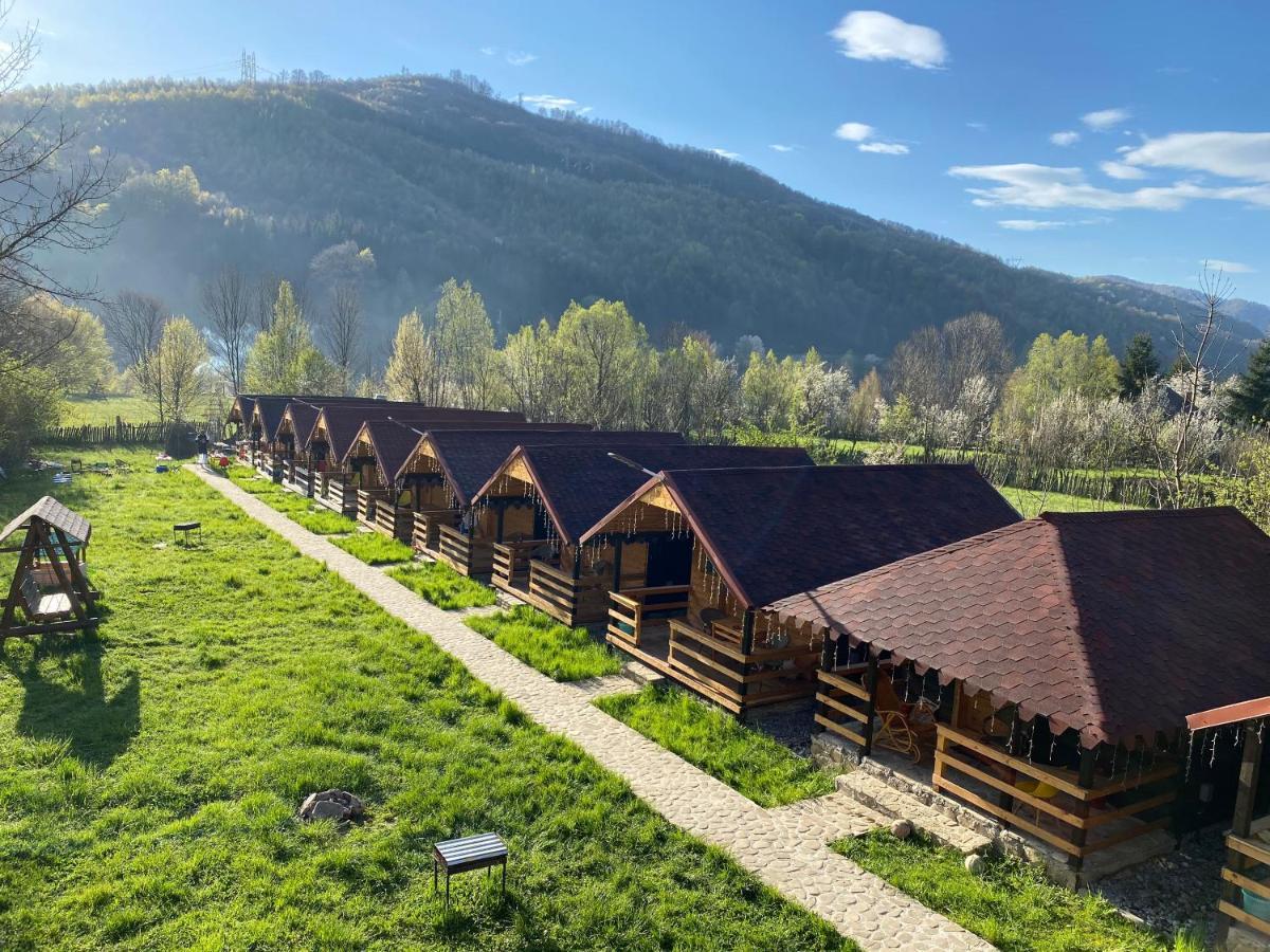 Casutele Doftanei Appartement Teşila Buitenkant foto