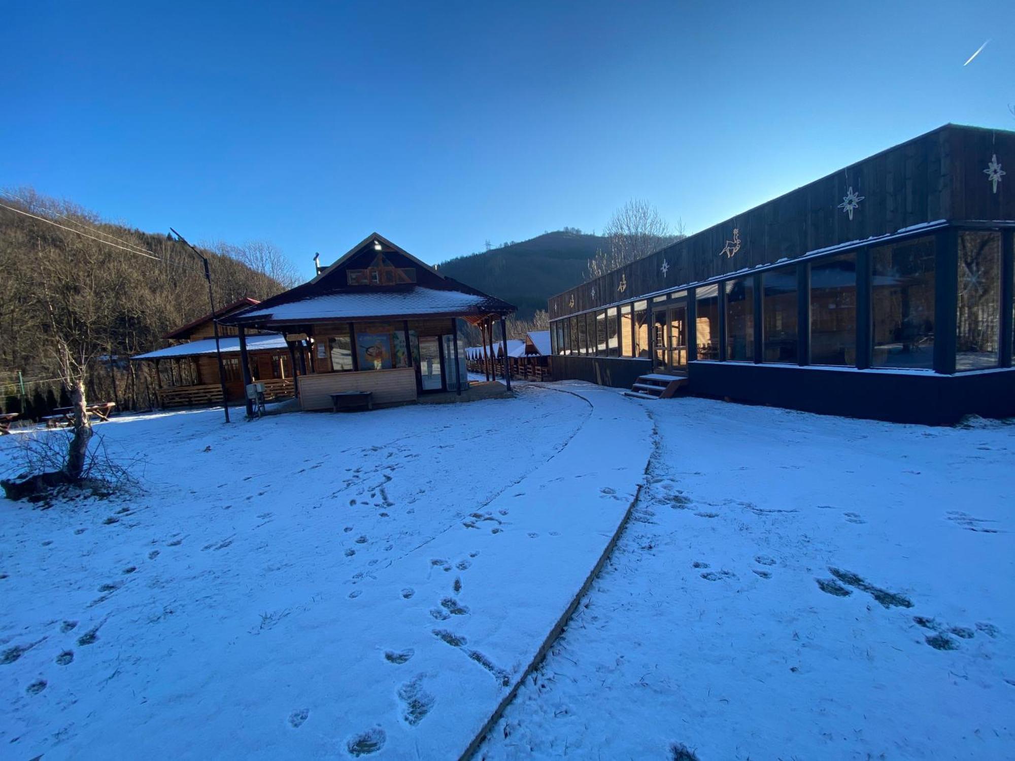 Casutele Doftanei Appartement Teşila Buitenkant foto